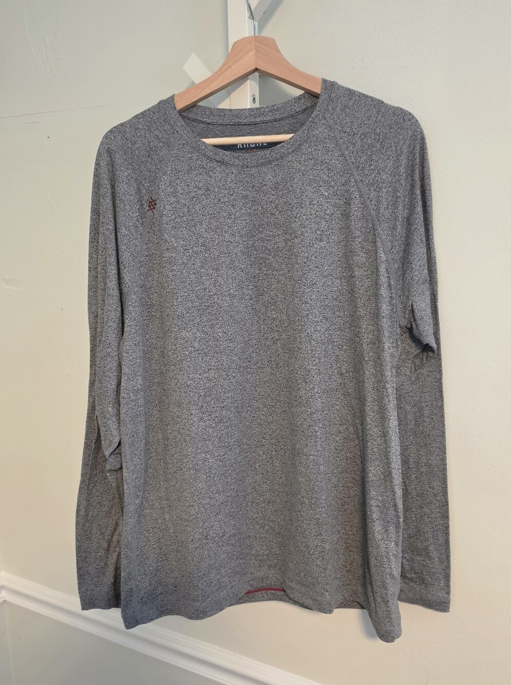 Rhone Reign Long Sleeve Performance Shirt Men's Large Heather Grey Athletic - Picture 5 of 9